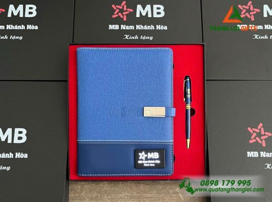Bộ Quà Tặng VIP (Sổ Sạc Đa Năng+Bút Ký) In Khắc Logo Ngân Hàng MB Bank