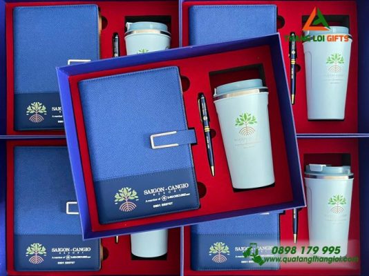 Set Quà Tặng (Sổ+Ly+Bút) In Khắc Logo Sài Gòn Cần Giờ ResortSet Quà Tặng (Sổ+Ly+Bút) In Khắc Logo Sài Gòn Cần Giờ Resort