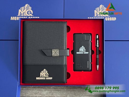 Bộ quà tặng (Sổ+ Pin+ Bút) Màu Đen In Logo Doanh Nghiệp MQHOUSE Group