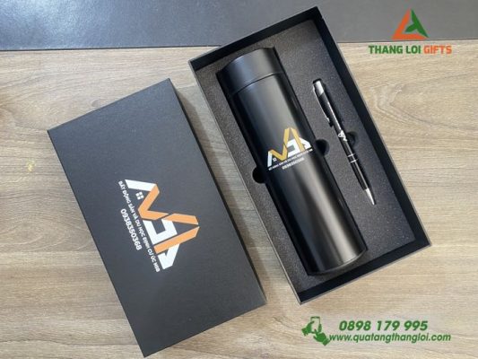 Set Quà Tặng (Bình+Bút) In Khắc Logo Bất Động Sản Và Định Cư Úc NSB