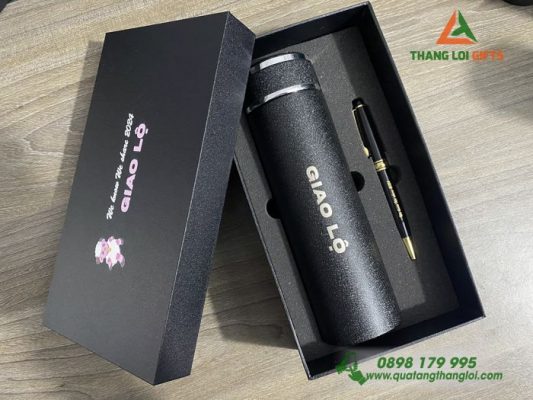 Bộ Quà Tặng (Bình+Bút) Màu Đen In Khắc Tên Công Ty Giao Lộ