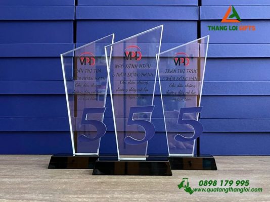 Cúp Pha Lê Vinh Danh Cao Cấp In Theo Yêu Cầu