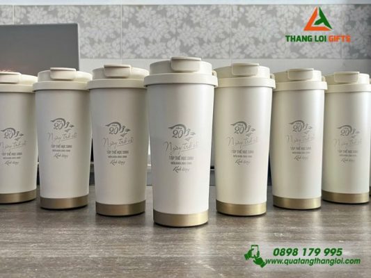 Ly Giữ Nhiệt 530ml Màu Trắng Kem Khắc Logo 20 Năm Ngày Trở Về