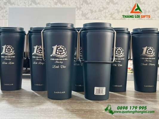 Ly Giữ Nhiệt Lock&Lock LHC4269 Khắc Logo Kỷ Niệm 10 Năm Thành Lập Trung Tâm Anh Ngữ Âu Mỹ