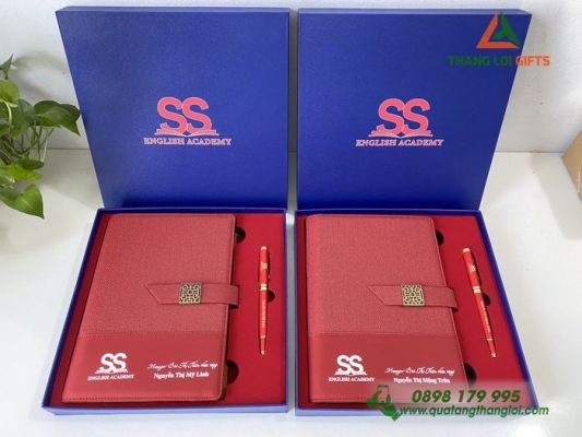 Bộ Quà Tặng Sổ+Bút In Khắc Logo Học Viện Anh Ngữ SS English Academy