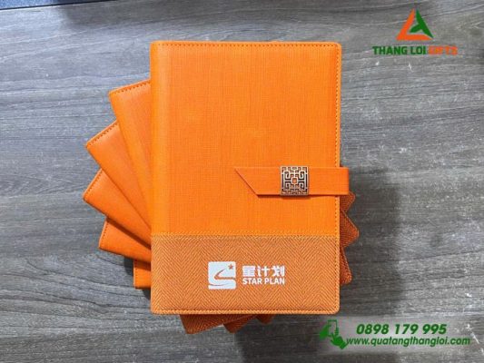 Mẫu Sổ Da Bìa Còng Màu Cam In Logo Doanh Nghiệp Luxshare ICT Cao Cấp