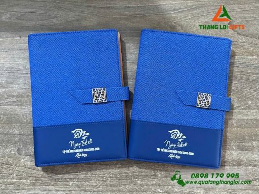 Sổ Da Bìa Còng Màu Xanh In Logo Kỷ Niệm 20 Năm Ngày Trở Về