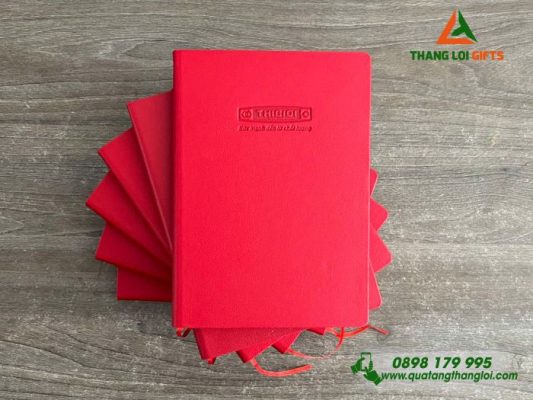 Sổ Da Dán Gáy Màu Đỏ Dập Chìm Logo Doanh Nghiệp Thibidi