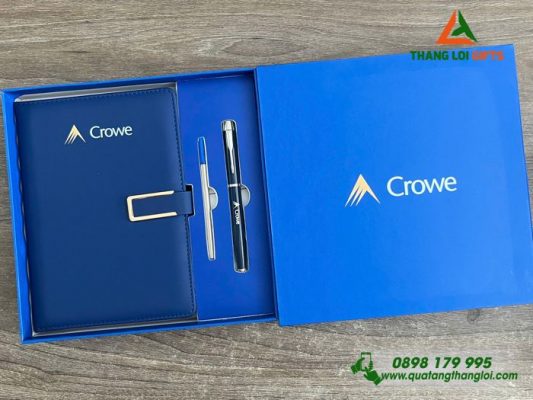 Set Quà Tặng (Sổ+Bút) Màu Xanh In Khắc Logo Doanh Nghiệp Crowe