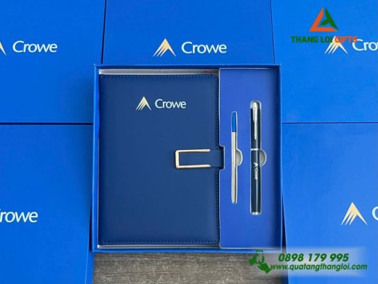 Set Quà Tặng (Sổ+Bút) Màu Xanh In Khắc Logo Doanh Nghiệp Crowe