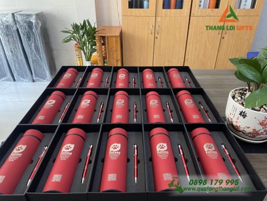Combo Quà Tặng (Bình+Bút) Màu Đỏ Khắc Logo Phòng Khám Thú Y PETLAND