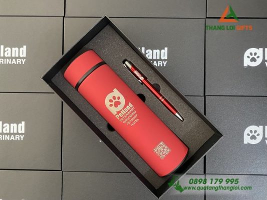 Combo Quà Tặng (Bình+Bút) Màu Đỏ Khắc Logo Phòng Khám Thú Y PETLAND