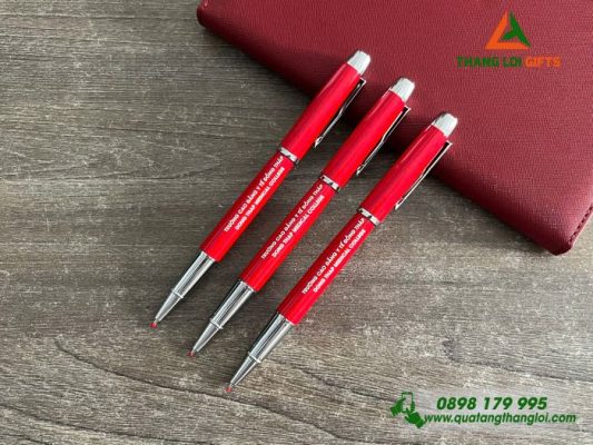 Bút Ký Kim Loại Màu Đỏ Khắc Logo Trường Cao Đẳng Y Tế Đồng Tháp