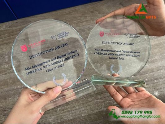 Cup Pha Lê Tròn In Logo Trường Đại Học Văn Lang