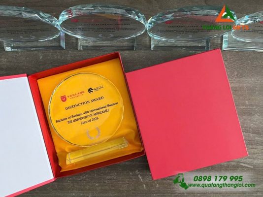 Cup Pha Lê Tròn In Logo Trường Đại Học Văn Lang