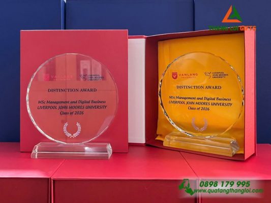 Cup Pha Lê Tròn In Logo Trường Đại Học Văn Lang