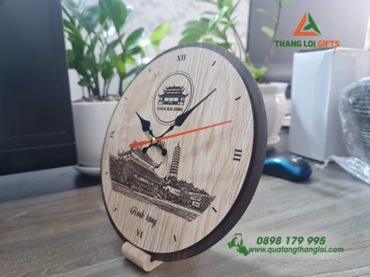 Đồng Hồ Gỗ Để Bàn Khắc Theo Yêu Cầu
