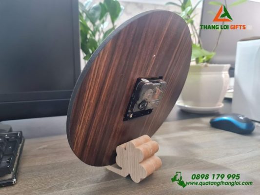 Đồng Hồ Gỗ Để Bàn Khắc Theo Yêu Cầu