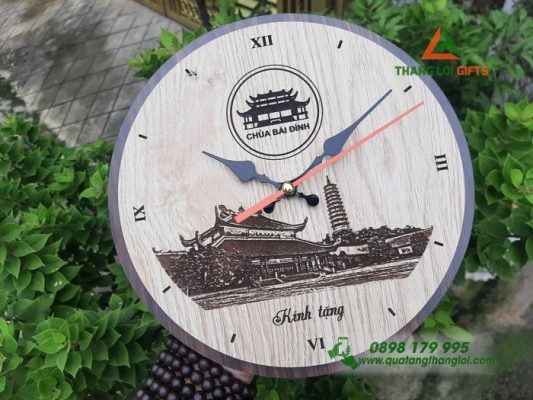 Đồng Hồ Gỗ Để Bàn Khắc Theo Yêu Cầu