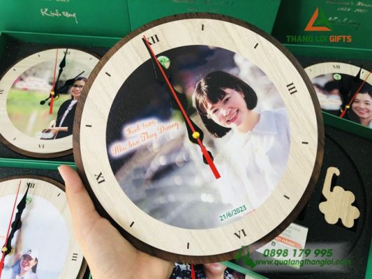 Đồng Hồ Gỗ Tròn In Logo Làm Quà Tặng Ngày Báo Chí Việt Nam