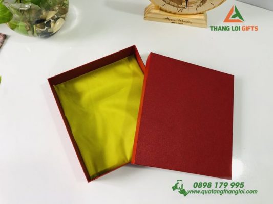 Đồng Hồ Gỗ Khắc Hình Theo Yêu Cầu Làm Quà Tặng