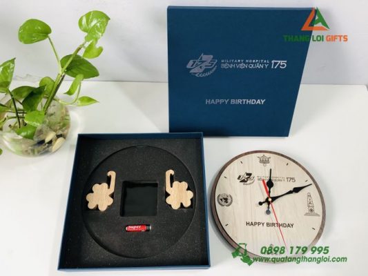Đồng Hồ Gỗ In Logo Bệnh Viện Quân Y 175 Làm Quà Tặng Sinh Nhật