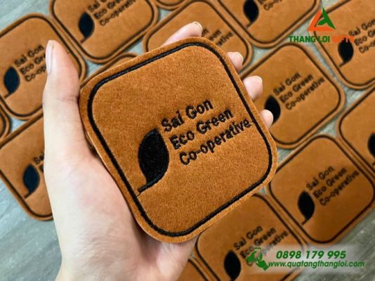 Đế Lót Ly Màu Nâu Thêu Logo Doanh Nghiệp Sai Gon Eco Green Co-operative