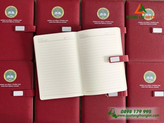 Sổ Tay Dán Gáy Màu Đỏ In Logo Trường Cao Đẳng Y Tế Đồng Tháp