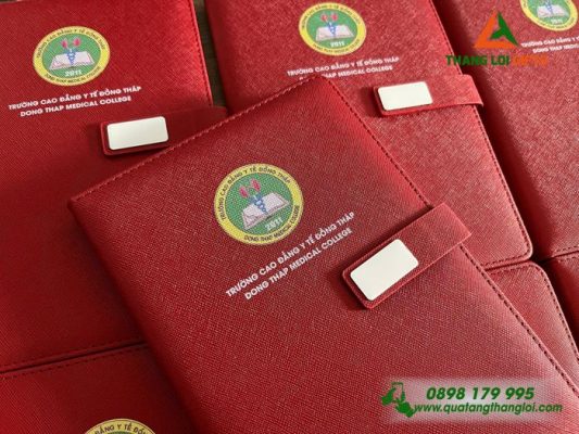 Sổ Tay Dán Gáy Màu Đỏ In Logo Trường Cao Đẳng Y Tế Đồng Tháp
