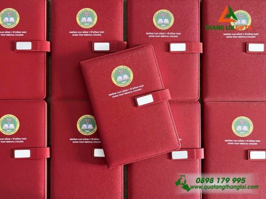 Sổ Tay Dán Gáy Màu Đỏ In Logo Trường Cao Đẳng Y Tế Đồng Tháp