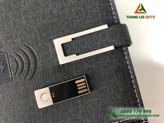 Sổ Sạc Đa Năng 4in1 Màu Đen 8.000mAh Khắc Nội Dung Theo Yêu Cầu