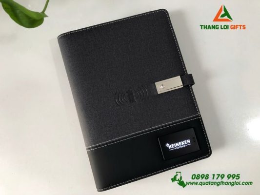 Sổ Sạc Đa Năng 4in1 Màu Đen 8.000mAh Khắc Nội Dung Theo Yêu Cầu