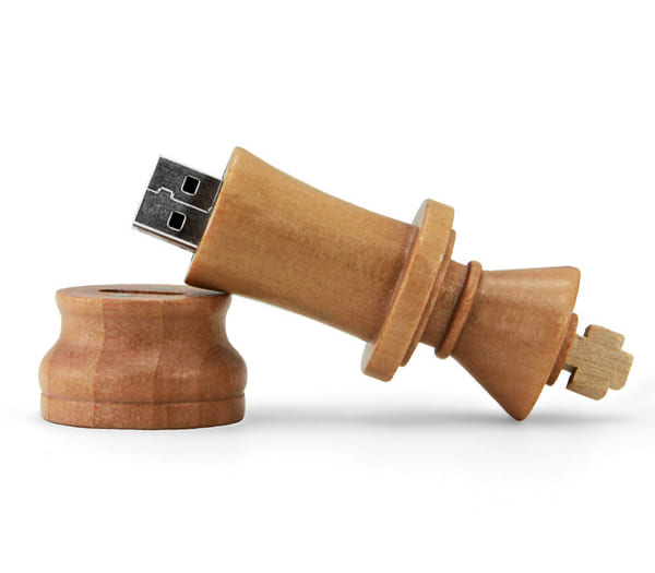 UGT 01 - USB vỏ gỗ quà tặng thương hiệu