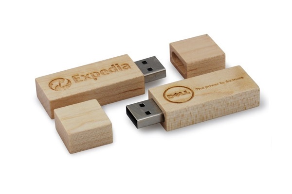 UGT 07 - USB Vỏ gỗ nắp đẩy khắc logo quà tặng