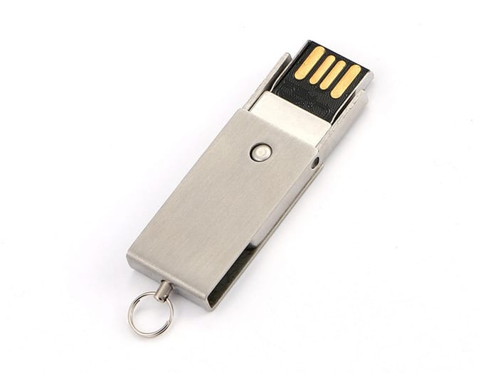 UKT 11 – USB kim loai xoay in khac logo qua tang doanh nghiep
