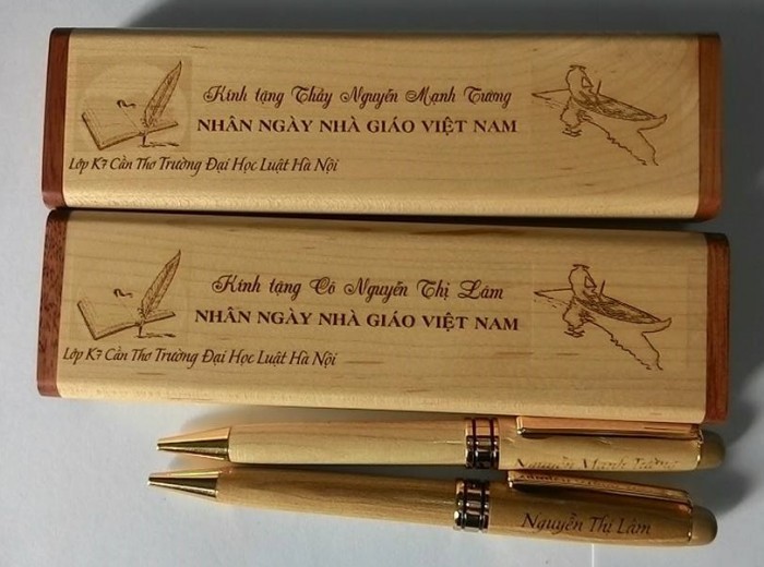 Bút gỗ khắc laser tên, chữ, logo theo yêu cầu nhiều mẫu đẹp