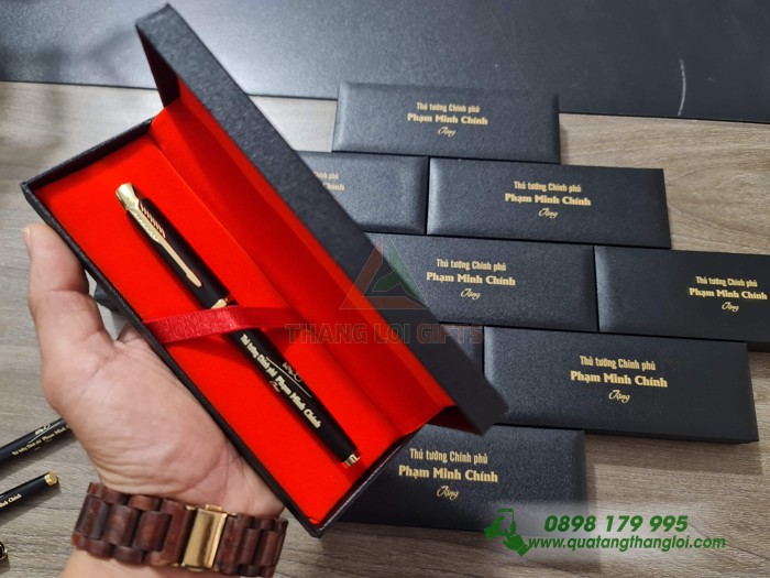 Bút Kim Loại Parker logo tên Thủ Tướng Chính Phủ PHẠM MINH CHÁNH