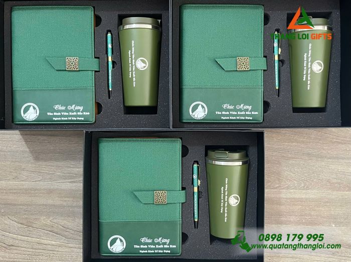 Bo Qua Tang (So+ Ly+ But) Mau Xanh La - In Khac Logo Truong Dai Hoc Giao Thong Van Tai (6)