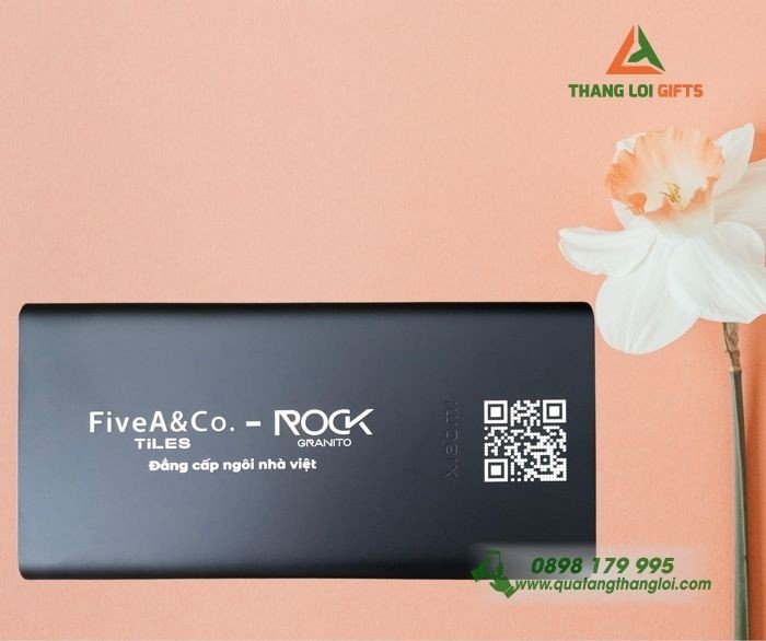 Pin Sạc Dự Phòng Xiaomi khắc logo FiveA&Co-ROCK (1)