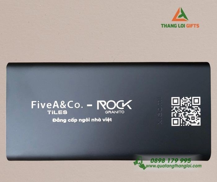 Pin Sạc Dự Phòng Xiaomi khắc logo FiveA&Co-ROCK (2)