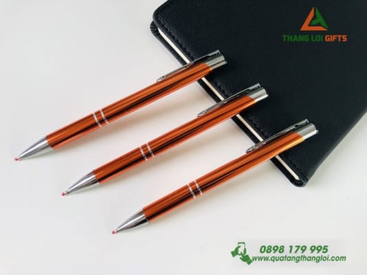 Bút bi kim loại - Màu cam - In khắc logo theo yêu cầu