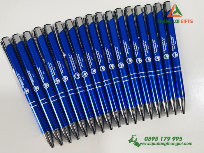 Bút bi kim loại Màu xanh - Khắc logo Trường Trần Quốc Tuấn
