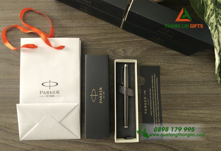 Bút kim loại cao cấp Parker - Màu xám khoen bạc - Khắc tên theo yêu cầu