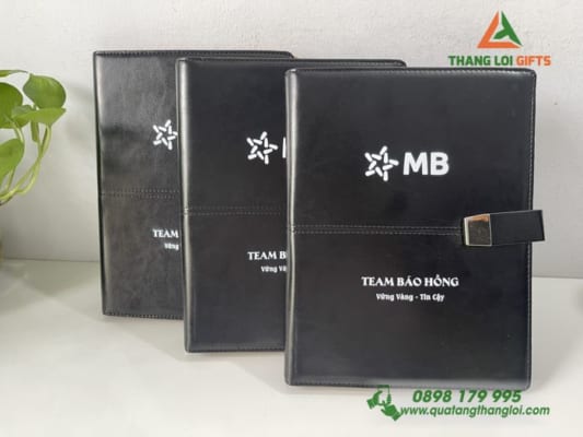 Sổ tay da bìa còng Màu đen - In logo MB Bank