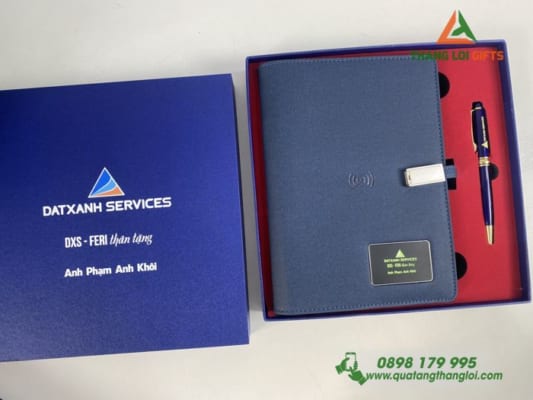 Bộ quà tặng Sổ tay đa năng & Bút ký In khắc logo ĐẤT XANH SERVICE