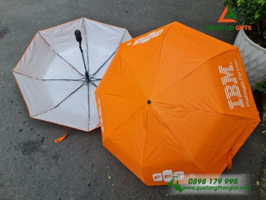 Quà tặng ô dù cầm tay in Logo FTP & MBI
