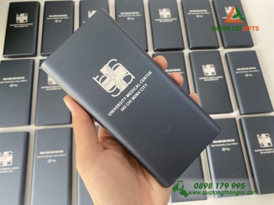 Pin sạc dự phòng XIAOMI Khắc logo Đại học Y Dược TP.HCM