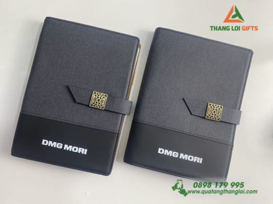 Sổ tay bìa còng Có quai cài nam châm In logo DMG MORI