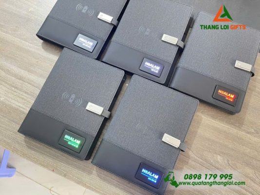 Sổ Tay Đa Năng In Logo Có Đèn LED: Quà Tặng 2025 - Đơn Giản Đầy Ý Nghĩa