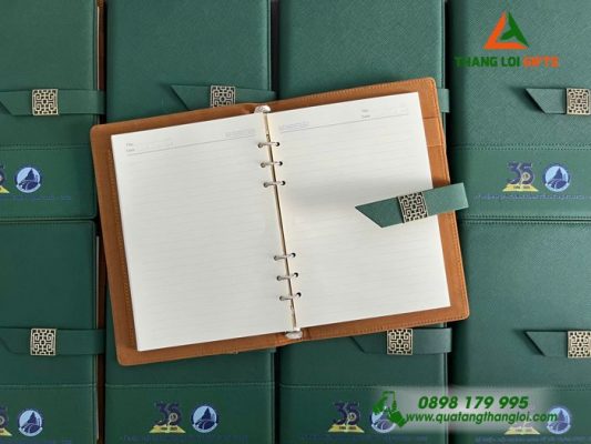 SỔ DA BÌA CÒNG KHÓA CÀI IN LOGO KỈ NIỆM 35 HỘI NGHỊ KHÓA